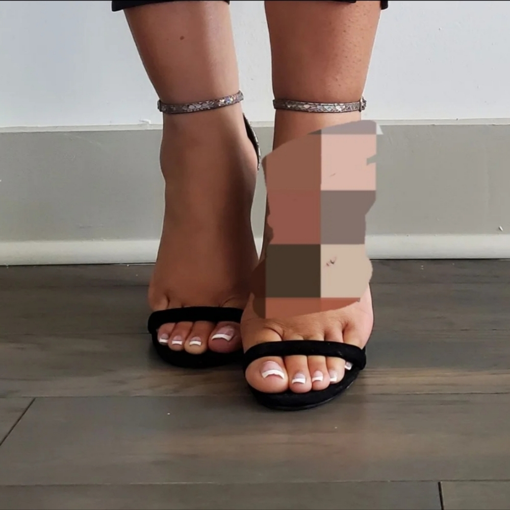 Holographic Block Heels